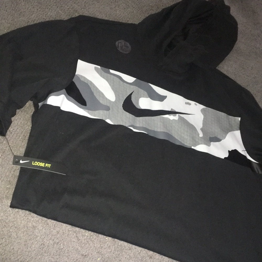 Nike Dri-Fit Short Sleeve training hooded shirt Camo